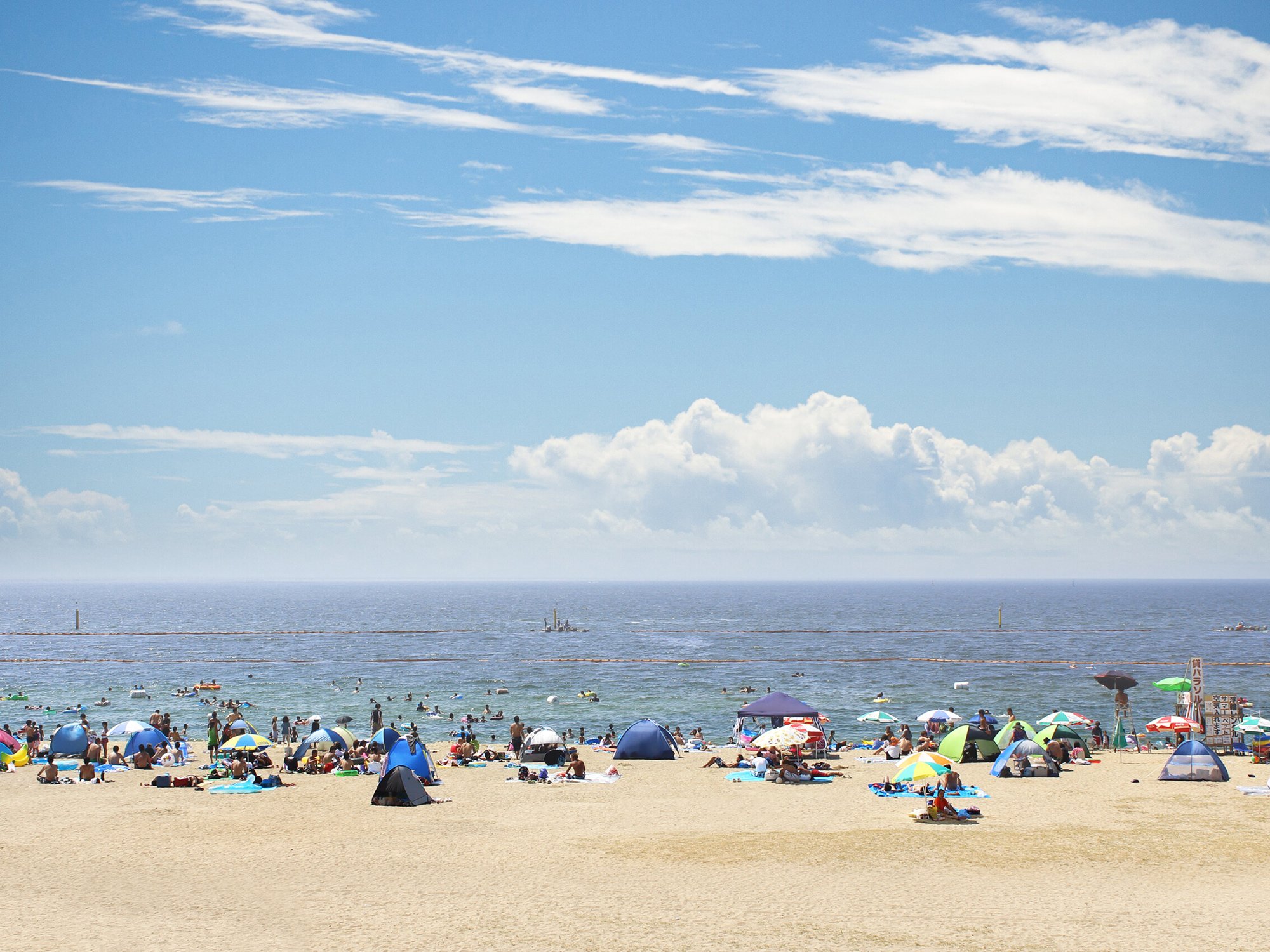 🏖️ 두 가지 빛깔의 해변 해수욕장 (니시키노하마 카이스이요쿠조)